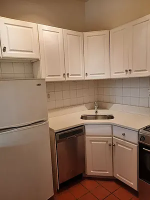 Rented by Green Line Realty | media 7