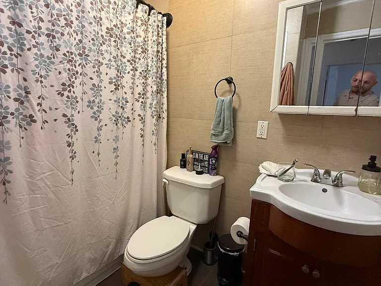 328 Irving Ave #A — Photo 6