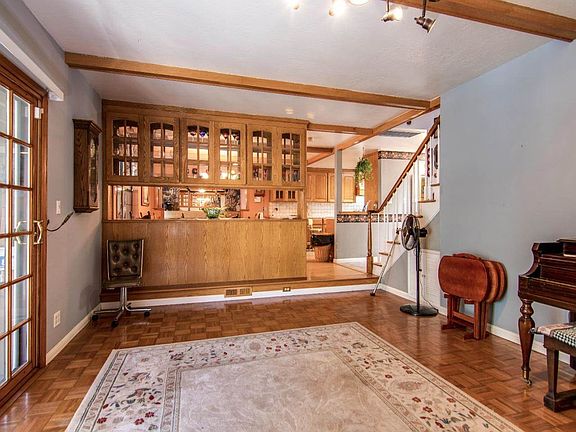 5th image of 3255 Jenkins Ave