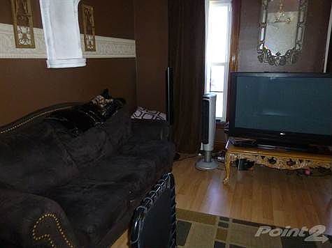 4th image of 28 Howard St