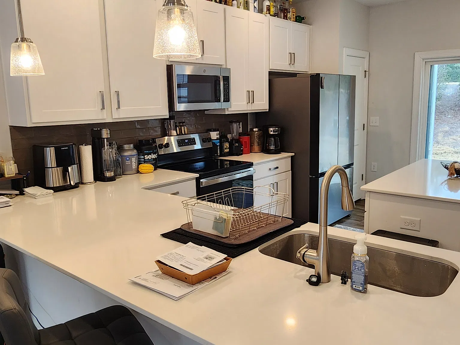 1 bed, 1.5 bath, 1848 sqft, $650 — Photo 2