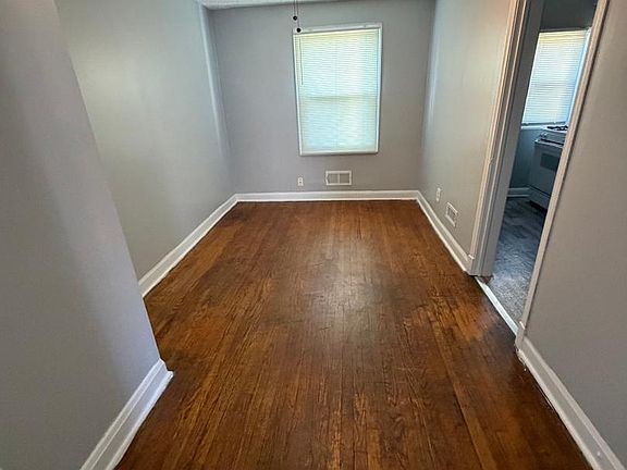 3rd image of 3809 Elmley Ave