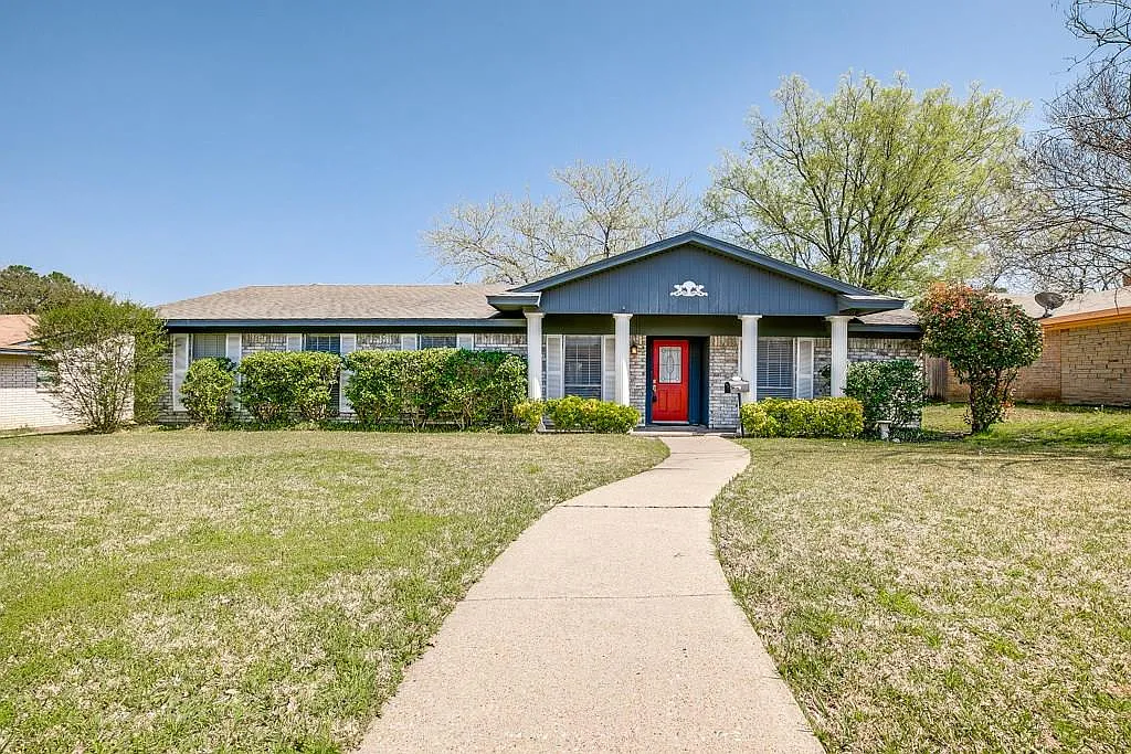 1408 Meadowcrest Dr photo 1