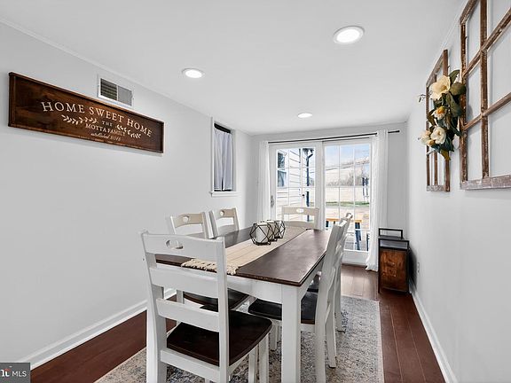 4th image of 111 Gable Rd