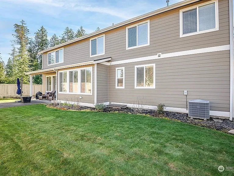 4210 Dudley Dr NE — Photo 12