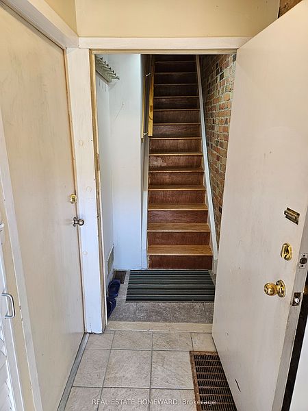 Toronto Townhouse for rent - 2 Bedrooms — photo 3