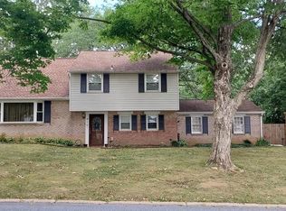 415 Blacklatch Ln, Camp Hill, PA 17011