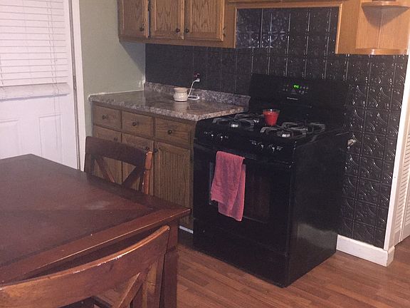 5th image of 1218 Holly Ave