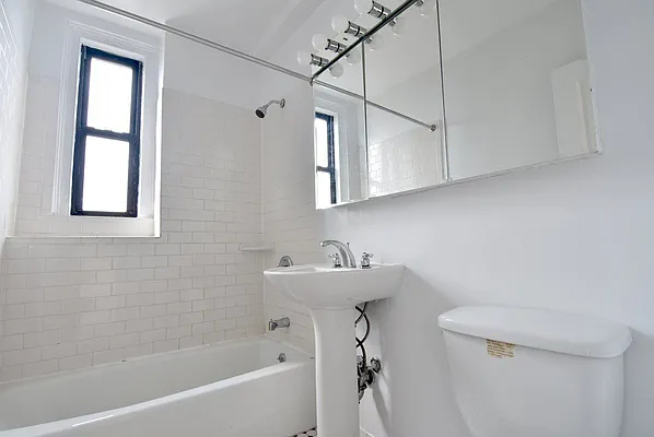 Rented by Bohemia Realty Group | media 16