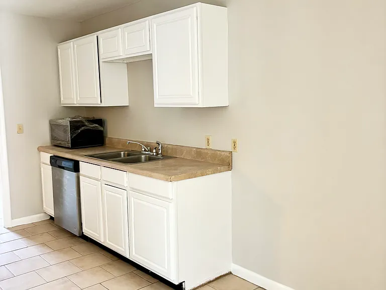 221A Cannon St — Photo 3