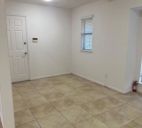 4th image of 3317 Courtland Pl