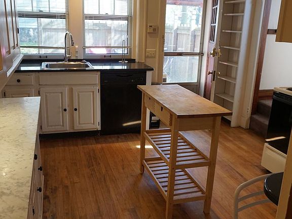 848 E University Kitchen