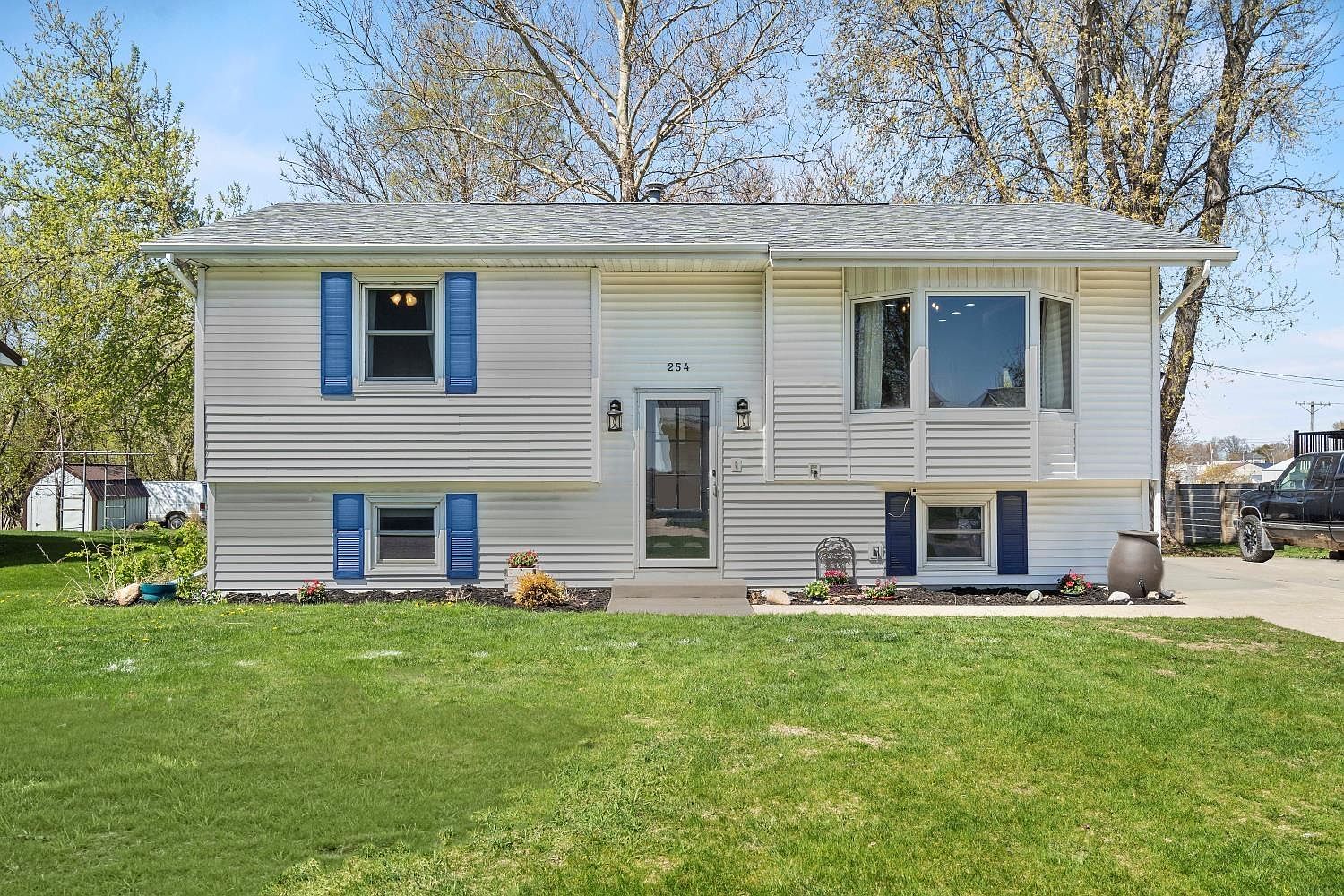 254 Easy St, Winthrop, IA 50682 Zillow