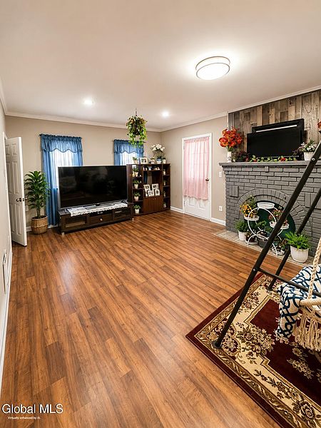 4th image of 1038 Brierwood Boulevard