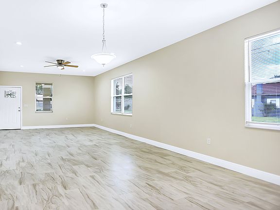 3rd image of 1101 S Adelle Ave