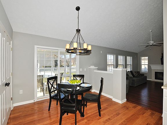 3rd image of 14966 Montclair Dr
