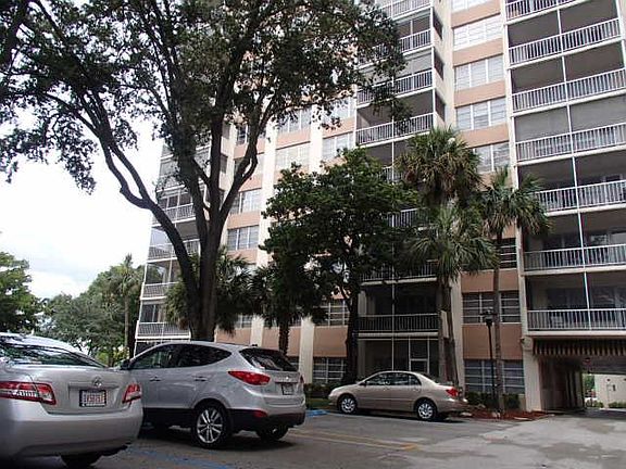 3rd image of 10777 W Sample Rd APT 1106