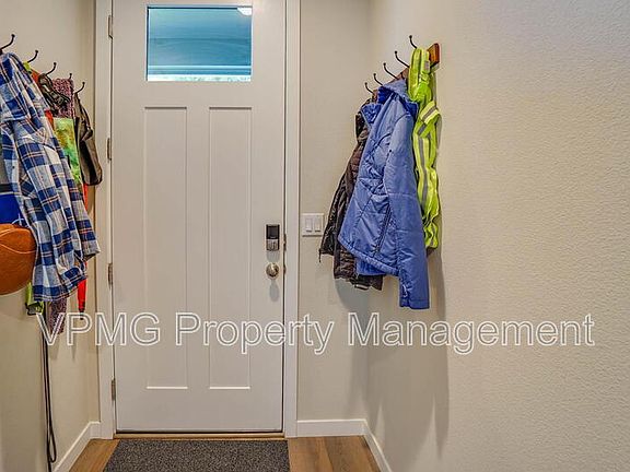 5th image of 10819 NE 99th Ave