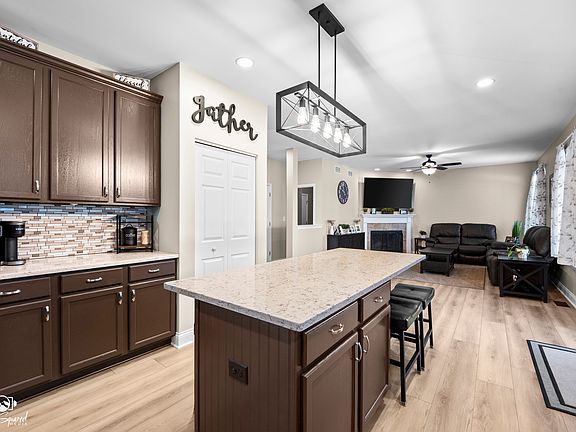 5th image of 3105 Twin Falls Dr