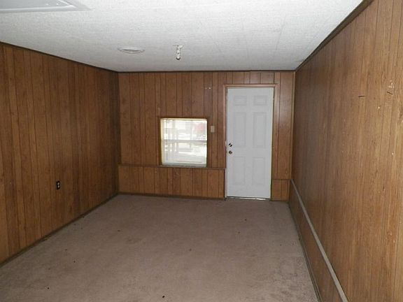 4th image of 3809 NW Bell Ave