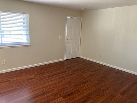 3rd image of 2131 Sacramento St #10