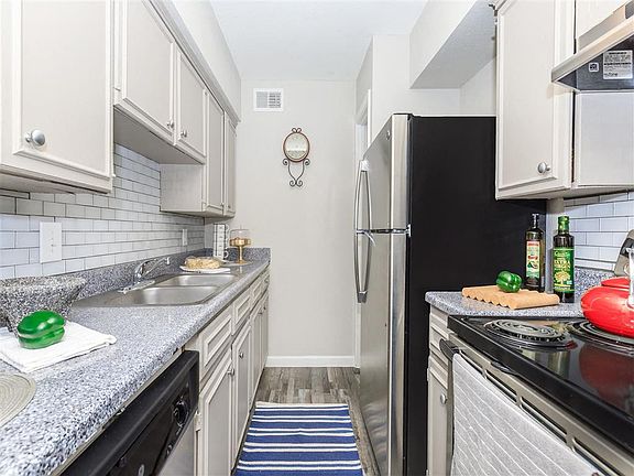 2nd image of 14221 Heritage Cir #3106