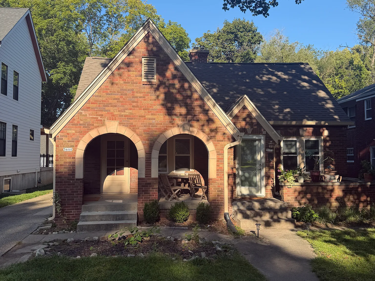 5680 N College Ave — Photo 2