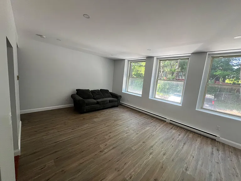 279 Onota St #106 — Photo 1