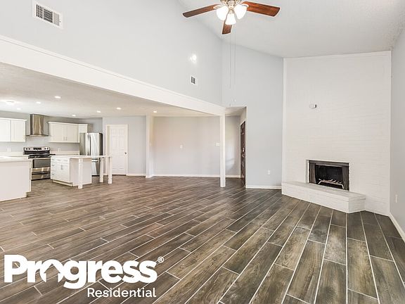 3rd image of 10815 Kirkbend Dr