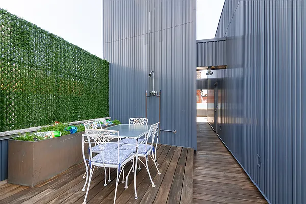 Rented by Keller Williams NYC | media 22