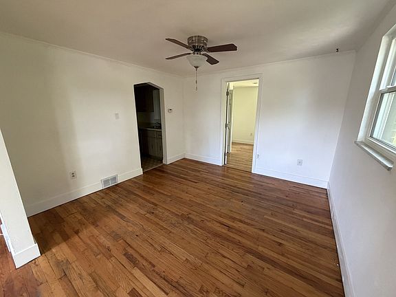 5th image of 1016 Old Washington Rd