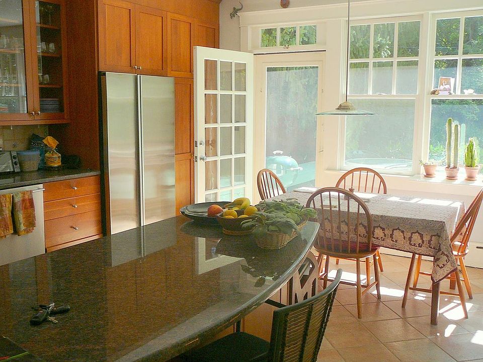 large, sunny kitchen