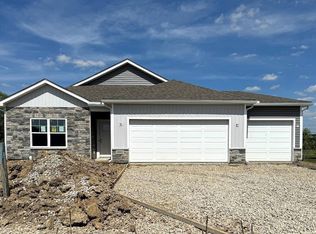 900 Sunny Vale Dr, Delaware, OH 43015