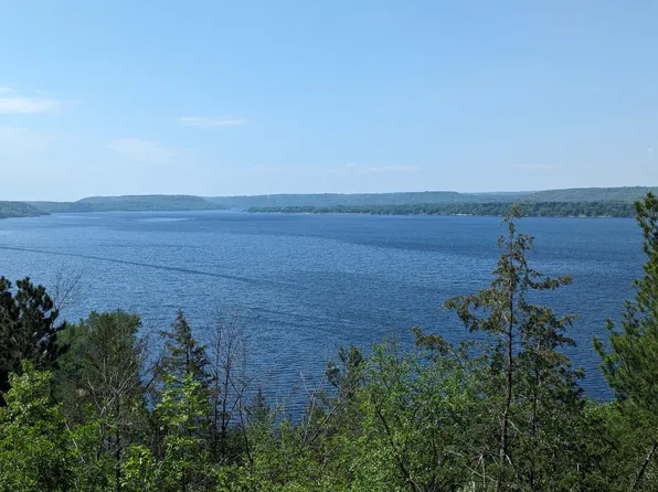 1834 1/2 River Ridge Rd, Hudson, WI 54016