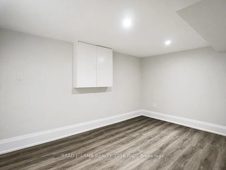 62 Royal Garden Blvd #BASEMENT — Photo 8