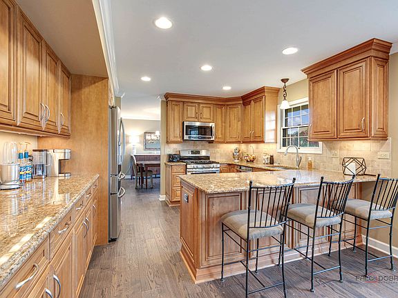 2nd image of 205 Noble Cir