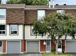 1959 Greenway Park Ln, Ottawa, ON K1B 5A9