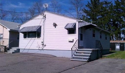3rd image of 1 Greenwood St