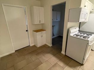 4857 V St, Sacramento, CA 95817