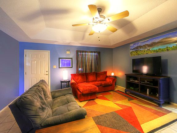 2nd image of 4104 Laguna Vista St