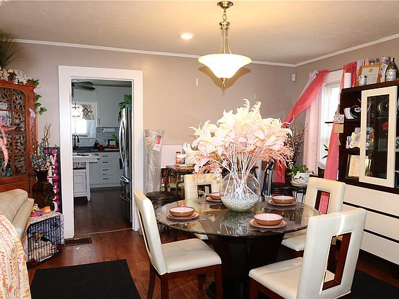 3rd image of 78 Hollister St