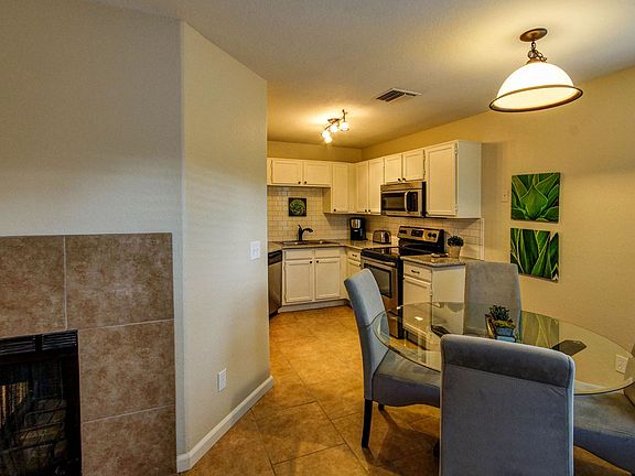 3rd image of 6655 N Canyon Crest Dr