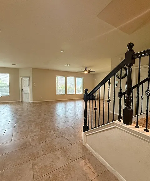 9010 Phoenix Park — Photo 13