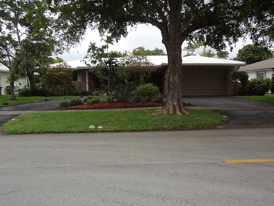 1st image of 4870 N Hills Dr