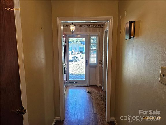 4th image of 3506 Erinbrook Ln