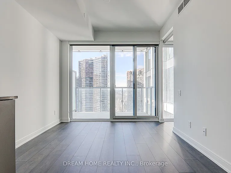 3 Gloucester St #1913 — Photo 14
