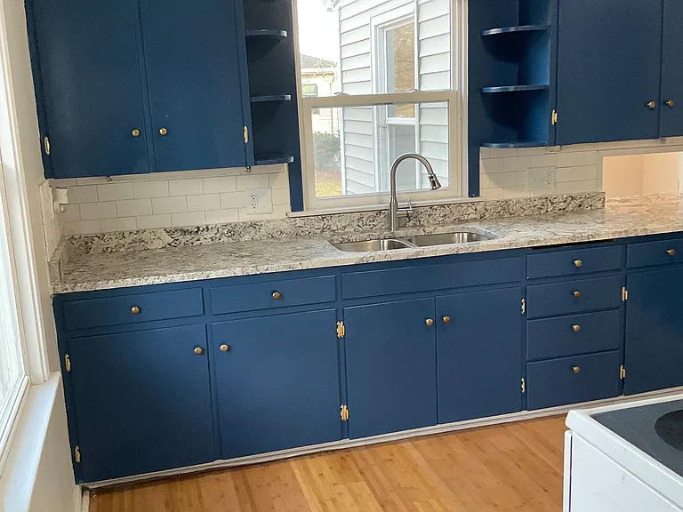 809 W 14th St — Photo 5