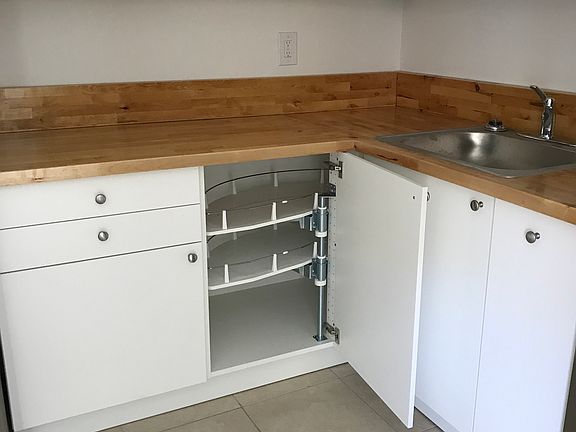 3rd image of 900 NE 14th St APT 4