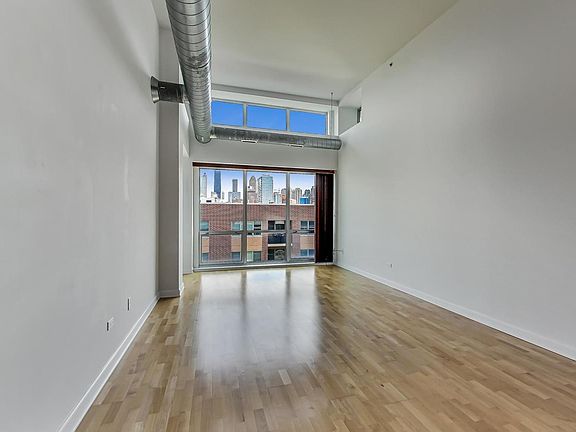 3rd image of 845 N Kingsbury St Unit 711