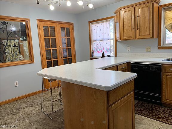 5th image of 8306 Lorraine Dr